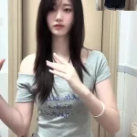 아메리칸 레트로 레터 프린트 오프숄더 티셔츠 여성 여름 슬림핏 스윗 스파이시 숏탑 - 이미지 3